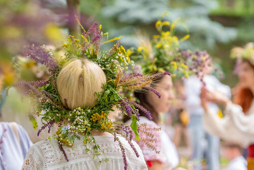 Illustrative image for Chasing the Sun: Summer Solstice Lore, Light & Scent